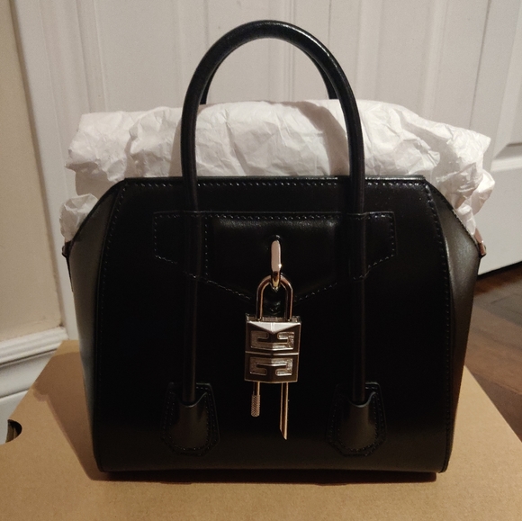 Givenchy mini antigona smooth leather with lock - Picture 1 of 3